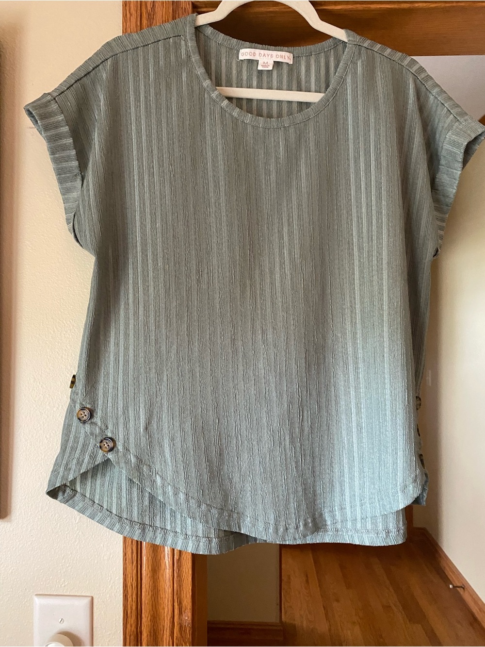 Good days only women’s Sage Green Short Sleeve Knit Top scoop hem with buttons